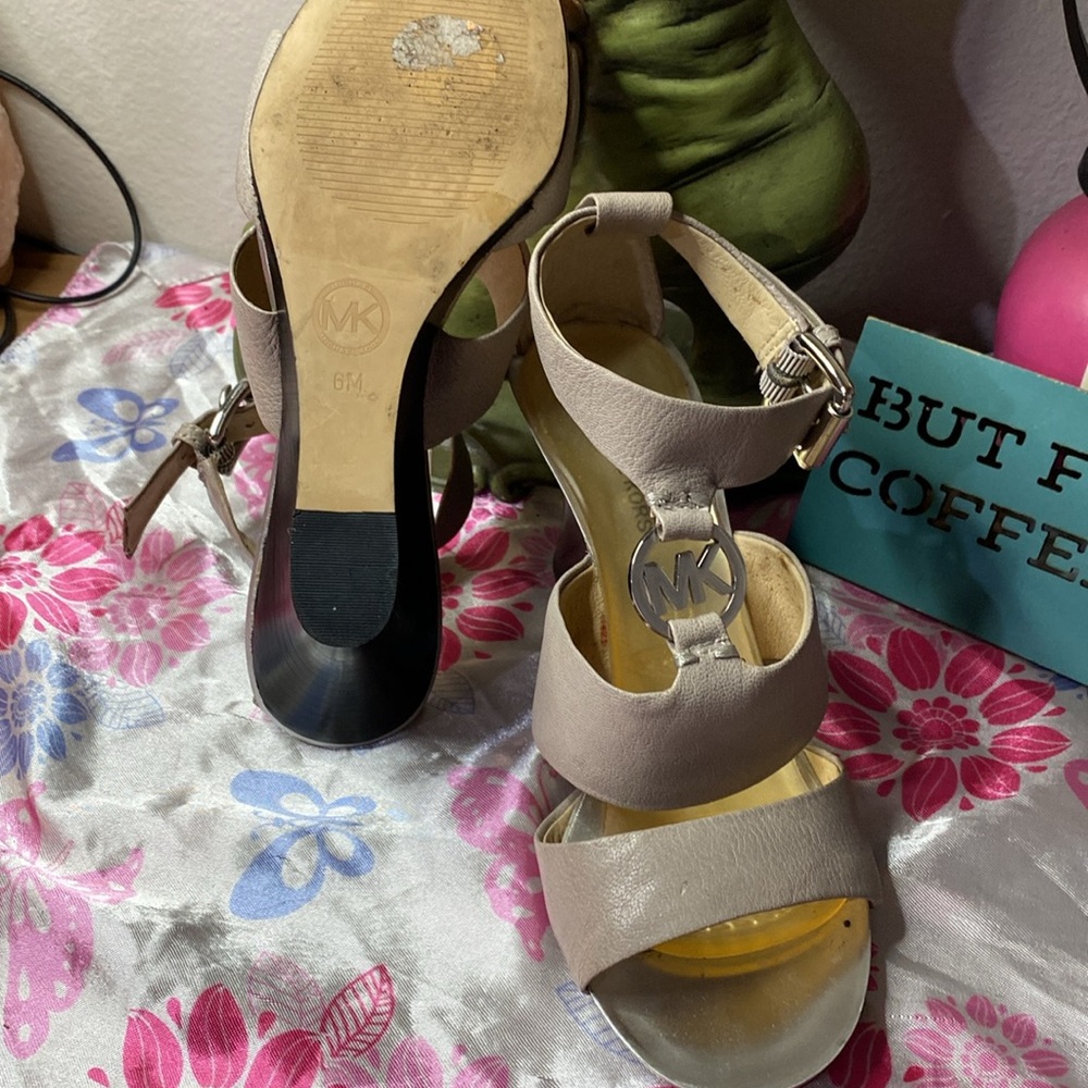 Michael kors size 6 - Picture 3 of 6